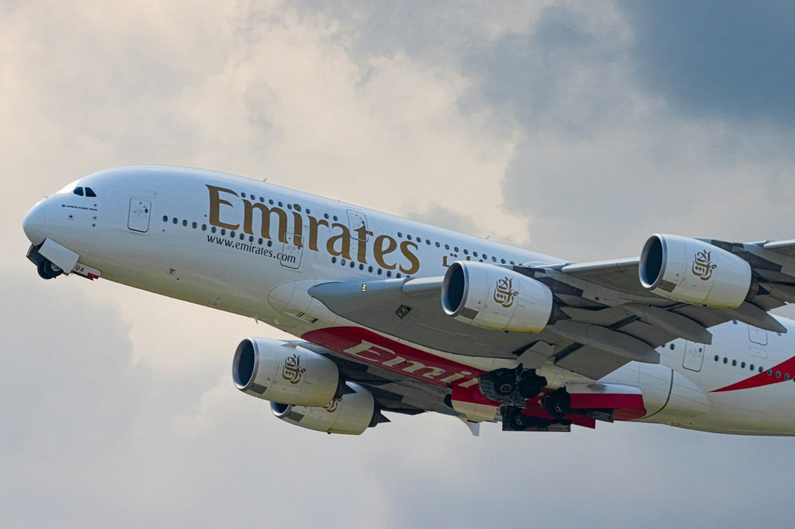 Emirates Adds Free Starlink WiFi Across Europe, Asia, Africa and Americas